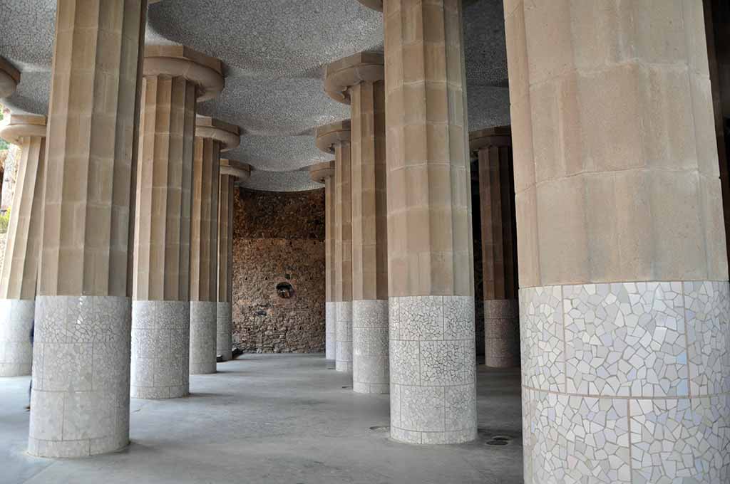 foto parc guell: cosa vedere a barcellona
