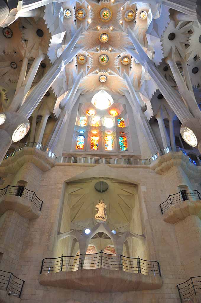foto sagrada familia: cosa vedere a barcellona