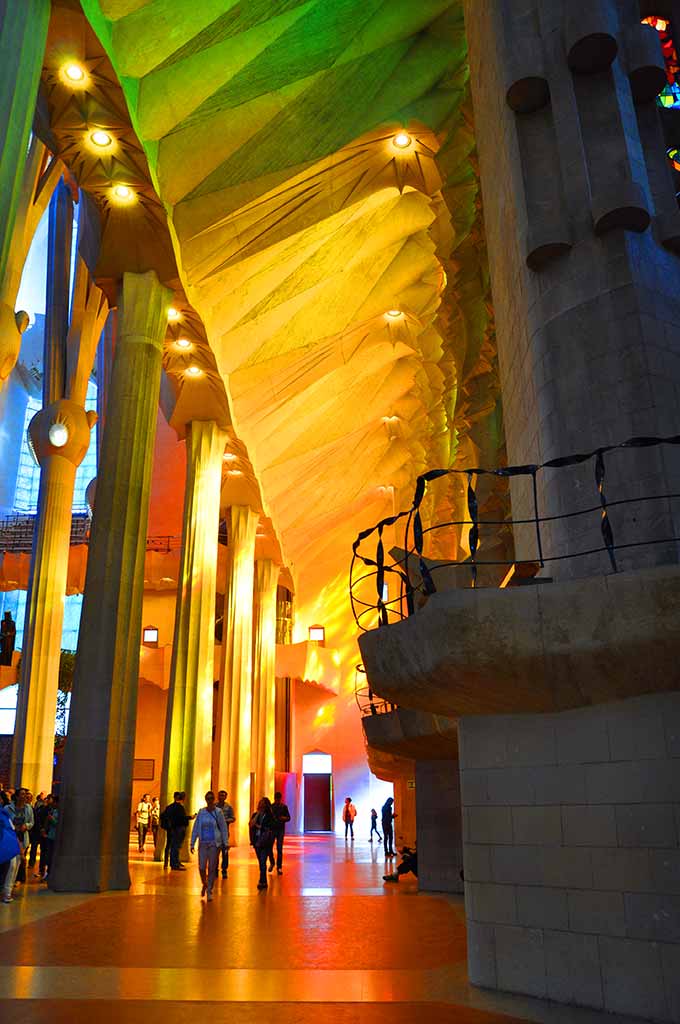 foto sagrada familia: cosa vedere a barcellona
